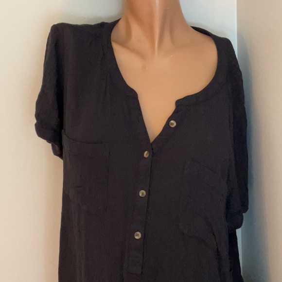 Sonoma Black Short-sleeve Blouse - Picture 2 of 6